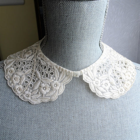 RESERVED LOVELY Vintage Collar, Beautifully Embroidered, Swiss Embroidery,Lovely Openwork Design, Collectible Vintage Collars