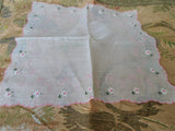 PRETTY Floral Embroidered Hankie,Vintage Handkerchief,Daisy Flowers Embroidery,Wedding Bridal Hanky Gifts,Collectible Hankies