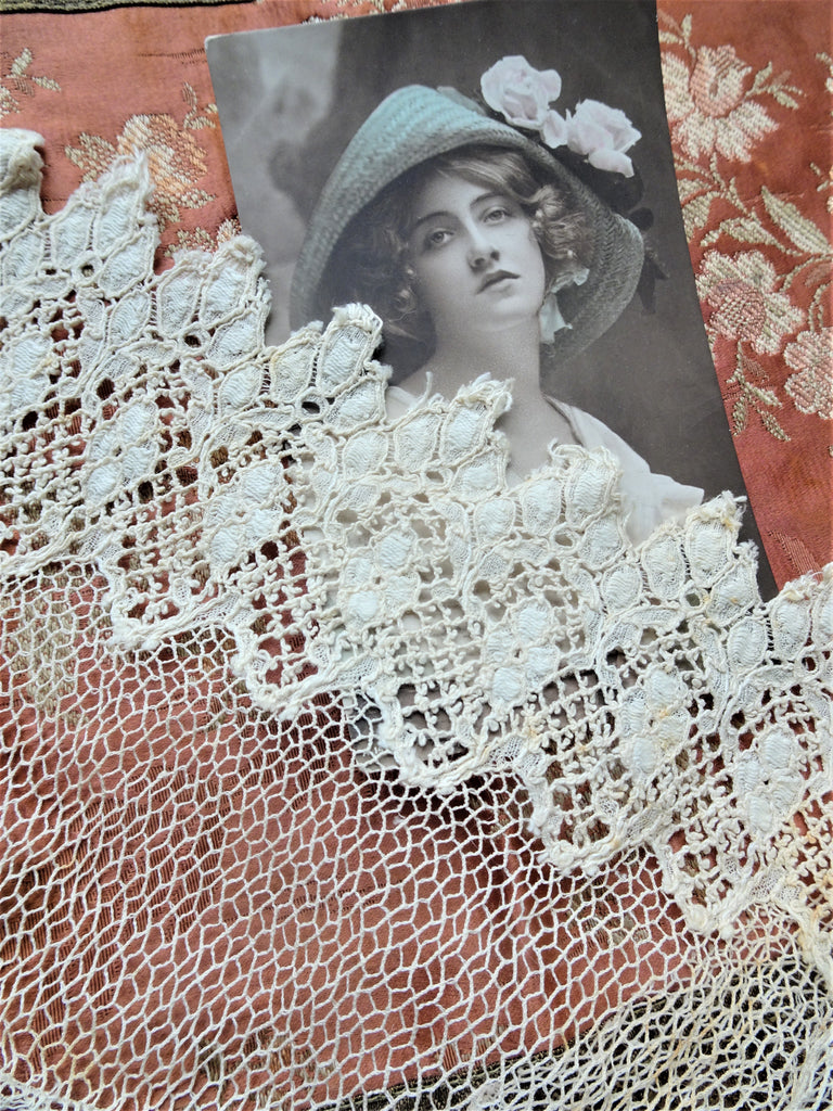 BEAUTIFUL Victorian Lace Trim, Flounce,Intricate Pattern For Dress,Dolls,Flapper Dress,Heirloom Sewing,Collectible Antique Textiles