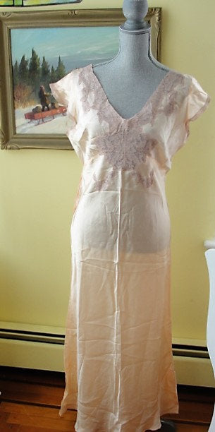 Gorgeous Art Deco 1930s BIAS CUT NIGHTGOWN, Vampy Old Hollywood, Glamorous Style Lingerie, Luxurious French Lace,Trousseau Lingerie, Pin Up