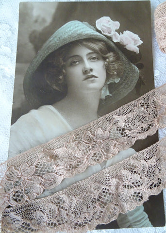Antique 1920s Lace Trim,FRENCH DOLL Lace Trim, Delicate Pattern,Flapper Era,Heirloom Sewing ,Vintage Clothing,Collectible Vintage Lace